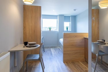 1 bed studio, Bonhay Road, St David's, Exeter, EX43AY - Image 12